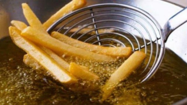 Η γιαγιά ξέρει! Αυτό είναι το μυστικό της για να μην μυρίζει το σπίτι τηγανίλα