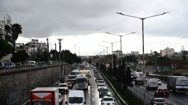 Καραμπόλα 8 αυτοκινήτων στην Κατεχάκη! Σε μία λωρίδα η κυκλοφορία των οχημάτων