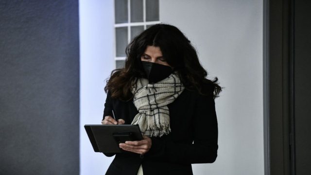 Ώρες αγωνίας για την Πόπη Τσαπανίδου: «Εξαιρετικά κρίσιμες…»