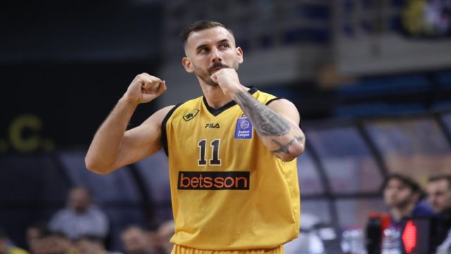 Basket League: Αφεντικό για την τετράδα η ΑΕΚ – «Λύγισε» το Περιστέρι του Σπανούλη (video)