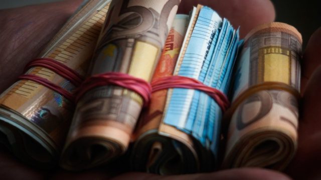 Βόμβα ΑΑΔΕ για χιλιάδες πολίτες – «Φέρτε πίσω τα χρήματα…»