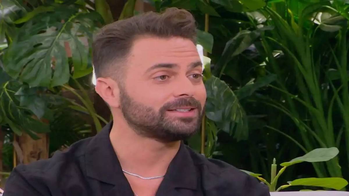 «Βόμβα» από Ηλία Βρεττό: «Έχω πάει με τρεις γυναίκες μέσα σε ένα 24ωρο»