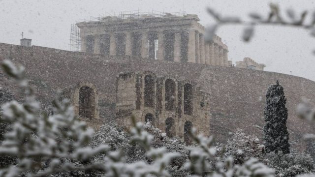 «Ιστορικός» χιονιάς από τα Μερομήνια; «Έντονα καιρικά φαινόμενα με τσουχτερό κρύο και…»
