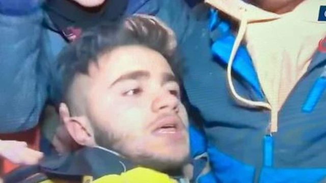 Σεισμός στην Τουρκία: 17χρονος ανασύρθηκε 94 ώρες μετά – Επινε τα ούρα του για να μείνει ζωντανός!