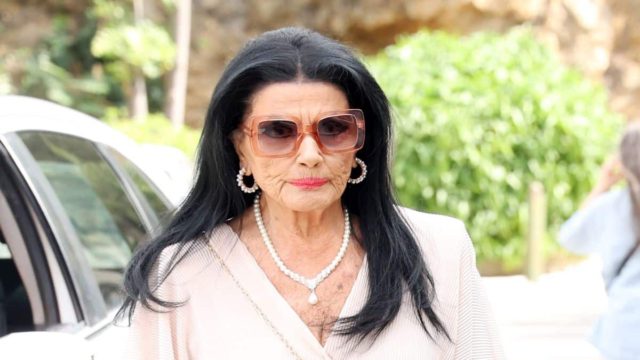 “Καταιγιστική” η Ζωζώ Σαπουντάκη – “Μου έλεγε η μητέρα μου…”