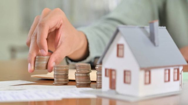 Δάνεια: «Σοκ» από τις αυξήσεις των επιτοκίων – Κίνδυνος πλειστηριασμών (Video)