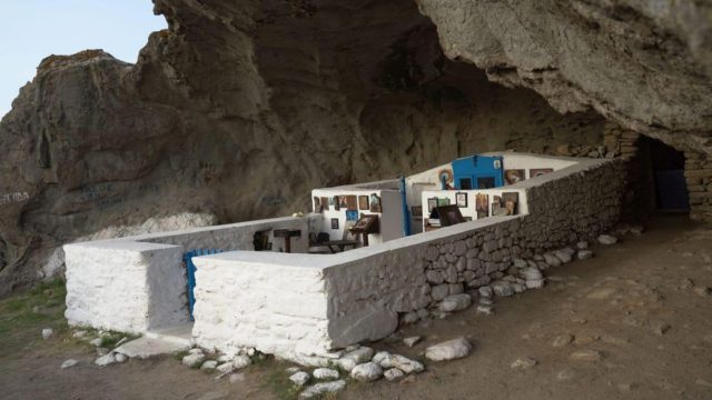 Παναγία Κακαβιώτισσα: Το μοναδικό εκκλησάκι στην Ελλάδα που είναι χωρίς σκεπή και βρίσκεται στην Λήμνο