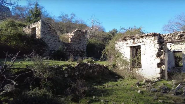 Το άγνωστο χωριό “φάντασμα” στην Ήπειρο και το συμβάν που οδήγησε στην εγκατάλειψή του