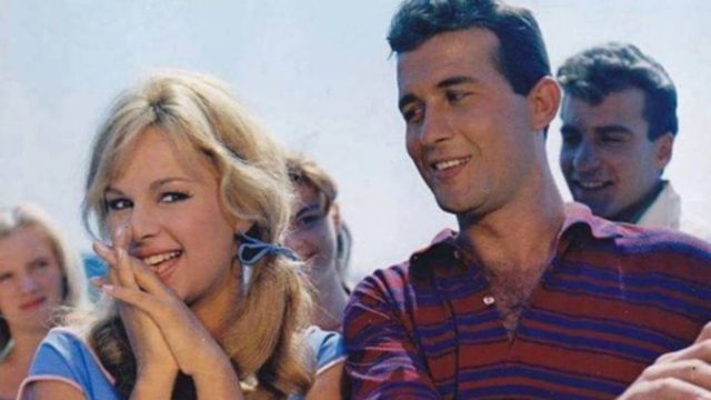 Αποκάλυψη «βόμβα» για την Αλίκη Βουγιουκλάκη: «Έφαγε ένα μπάτσο, ο Δημήτρης Παπαμιχαήλ δεν μπορούσε ποτέ του να χωνέψει ότι…»