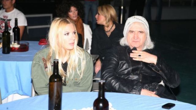 «Βόμβα» από Αννίτα Πάνια: «Ο Νίκος Καρβέλας πάσχει από…»