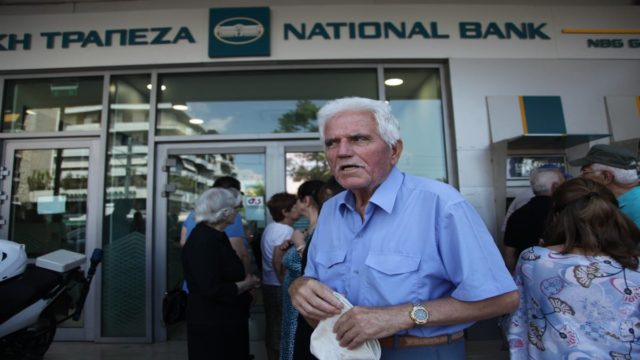 Πάσχα με 4 «δώρα» για τους συνταξιούχους – Ποιες παρεμβάσεις προωθεί η κυβέρνηση για τον Απρίλιο
