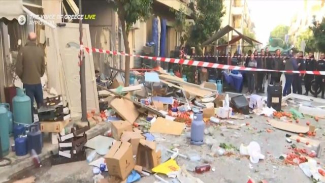 Αιγάλεω: Έκρηξη σε κατάστημα με φιάλες υγραερίου – Δύο σοβαρά τραυματίες