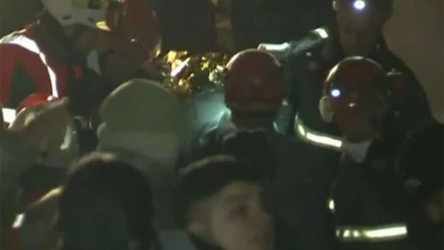 Σεισμός στην Τουρκία: Ανατριχίλα με μαρτυρία από μέλος της ΕΜΑΚ – «Μας είπε να της κόψουμε το πόδι»