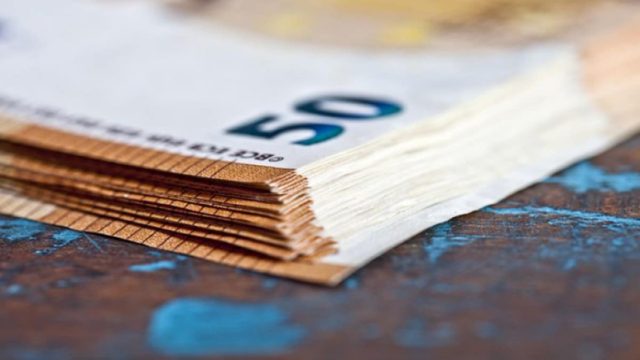 Νέο επίδομα 200 ευρώ το μήνα: Άνοιξαν οι αιτήσεις – Ποιοι το δικαιούνται