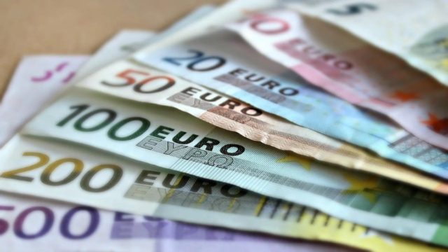 Επίδομα «λουκούμι» 300 ευρώ: Βήβα-βήμα αίτηση και τρόπος πληρωμής