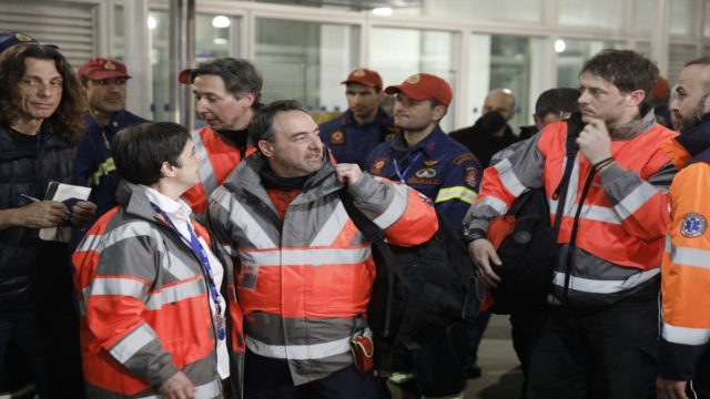 Η φωτογραφία της ημέρας: Η επιστροφή των ηρώων της ΕΜΑΚ στην Ελλάδα!