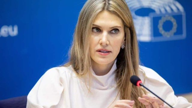 Επιμένει η Εύα Καϊλή: «Δεν πρόκειται να ομολογήσω κάτι που δεν έκανα»