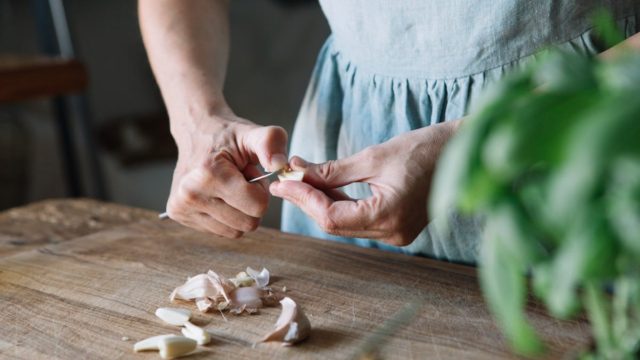 Φάγατε σκόρδο;  Οι καλύτεροι τρόποι να απαλλαγείτε από τη δυσάρεστη αναπνοή