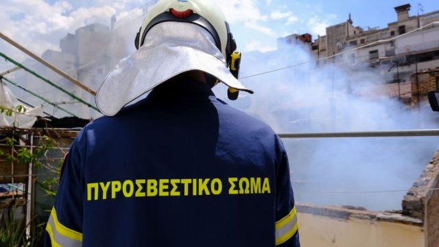 Φωτιά σε διαμέρισμα στο Ίλιον – Με εγκαύματα δύο παιδιά