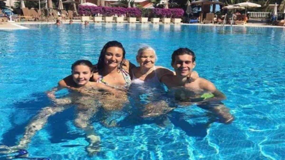 Αυτή η 90χρονη γιαγιά ζει σαν έφηβη και ξόδεψε όλη της την περιούσια για κάτι που θα ζήλευαν και 20άρηδες