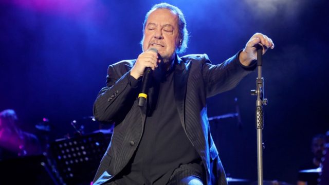 «Κάθε φορά που απατούσα τη γυναίκα μου…»: Τα έβγαλε όλα στη φόρα ο Γιάννης Πάριος!