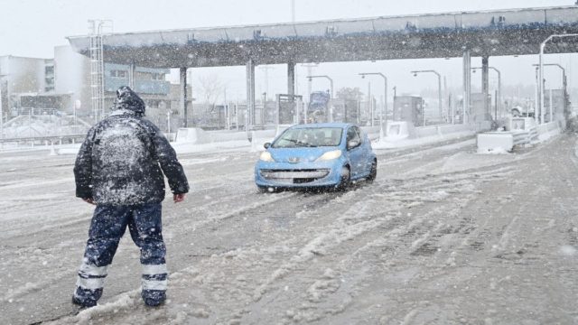 Κακοκαιρία «Barbara»: Άνοιξε η Κατεχάκη! Έκλεισε τμήμα της Αττικής Οδού – Κλειστή η Αθηνών-Λαμίας (Video)