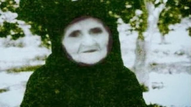 Ο αντίλογος της γιαγιάς: «Θα τρως ξερό ψωμί και ο γείτονας θα σε ζηλεύει» – Προφητεία σοκ της Γερόντισσας Λαμπρινής!