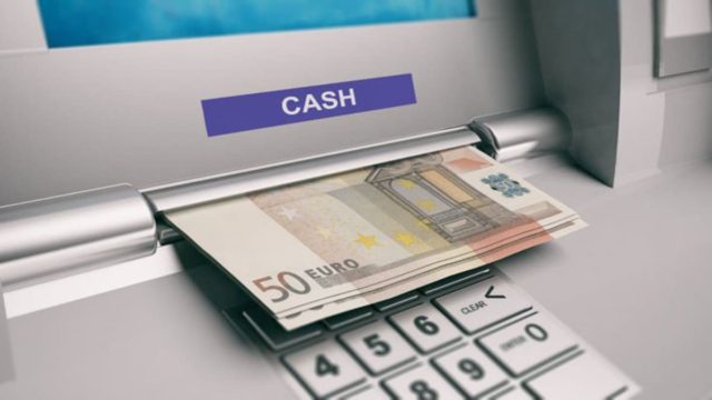Έκτακτο επίδομα «δώρο» 300€ – Ποιοι οι δικαιούχοι και πότε θα το πάρουν