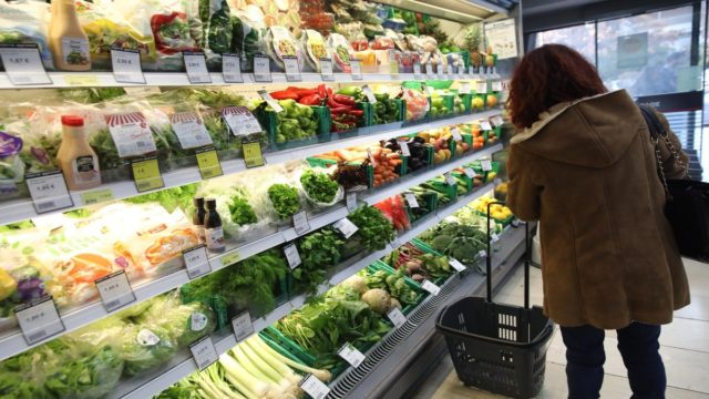 Market Pass: Εκπνέει η προθεσμία για την 1η πληρωμή – Δικαιούχοι, παραδείγματα και πώς θα γλιτώσετε το «ψαλίδι» 20%
