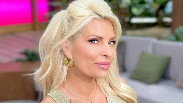 Ελένη Μενεγάκη: «Η μαμά δεν άφηνε να φύγει…» –  Αποκάλυψη «βόμβα» για την κόρη της, Λάουρα! (Video)