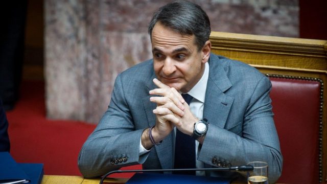 Στο δρόμο για την 9η Απριλίου: Τα δύο τελευταία οικονομικά μέτρα της κυβέρνησης πριν από τις εκλογές