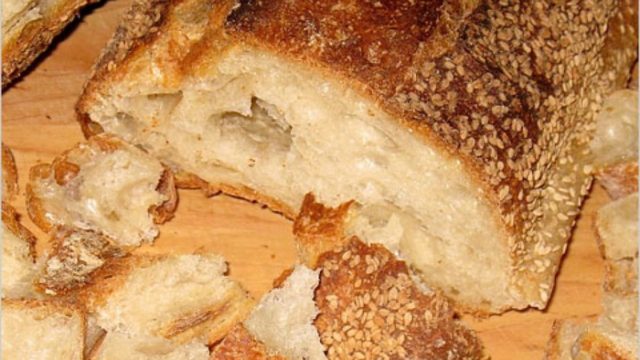 Μπαγιάτεψε το ψωμί; Τα τρία άγνωστα βήματα των σεφ για να γίνει σα να βγήκε μόλις από τον φούρνο