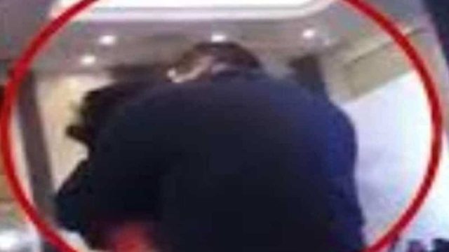 Νύφη φιλήθηκε με πάθος στο στόμα με τον πεθερό της την ημέρα του γάμου – Ο λόγος σοκάρει!