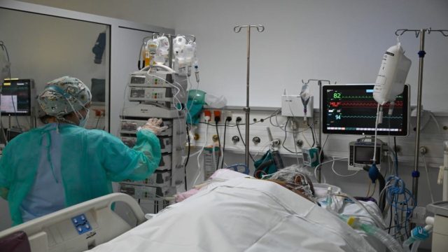 Σοκ στην Φλώρινα: Νοσηλεύτρια έδινε ηρεμιστικά ζελεδάκια σε παιδιά – Η παρέμβαση της Δόμνας Μιχαηλίδου (video)