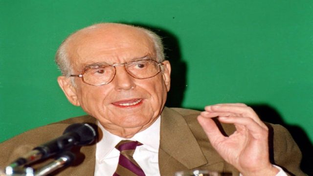 Ανδρέας Παπανδρέου: Στο «σφυρί» τα εμβληματικά γυαλιά του – «Αν πήγαιναν 10.000 θα ήμουν χαρούμενος»