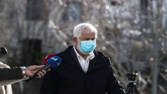 Σε «αναμμένα κάρβουνα» ο Πέτρος Φιλιππίδης – Αντίστροφη μέτρηση για την μεγάλη απόφαση (Video)