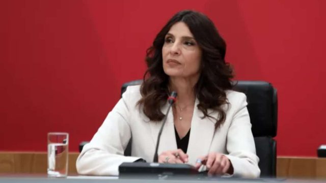 Την τραβάει η Κηφισιά: Αυτό είναι το σπίτι της «κόκκινης» Πόπης Τσαπανίδου (photos)
