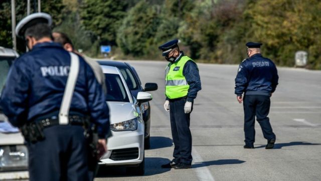 «Διπλή» καταστροφή που κοστίζει χιλιάδες: Η συνήθεια που ακολουθείτε στην οδήγηση και μπορεί να σας διαλύσει το αυτοκίνητο με επιπλέον μεγάλο πρόστιμο!