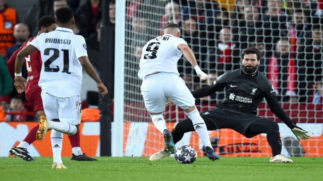 Champions League: Ταπείνωσε τη Λίβερπουλ στο Άνφιλντ η Ρεάλ – Εύκολα στη Γερμανία η Νάπολι (videos)