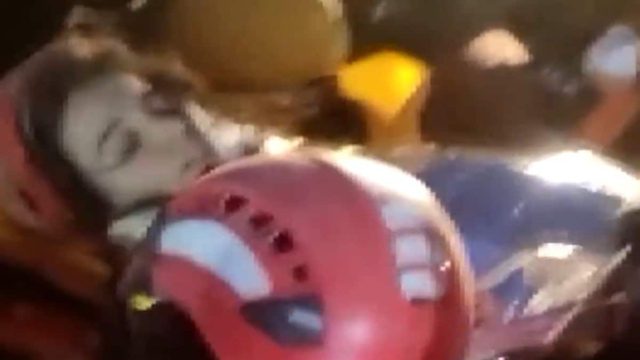 Σεισμός στην Τουρκία: 10χρονο κορίτσι βγήκε ζωντανό μετά από 185 ώρες – Είχε καταπλακωθεί με τη μητέρα της (Video)