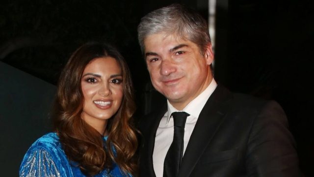 Αγκαλιασμένοι και ερωτευμένοι όσο ποτέ: Κοινή βραδυνή έξοδος για την Σταματίνα Τσιμτσιλή και τον Θέμη Σοφό (φωτο)