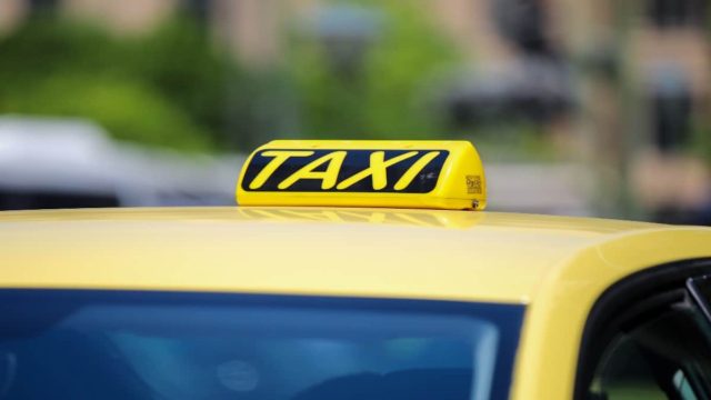 Χωρίς ταξί η Αθήνα: Στάση εργασίας από τους επαγγελματίες οδηγούς της πρωτεύουσας – Οι ώρες και τα αιτήματά τους