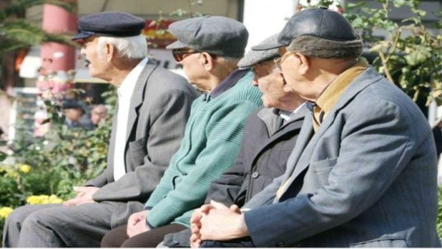 Στενεύει ο κλοιός για τις συντάξεις – «Τρεχάματα» με την προθεσμία που λήγει άμεσα