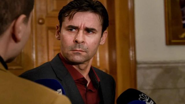 «Ευτυχώς που δεν ζει ο πατέρας μου! Έχει να δει τη μητέρα του τρία χρόνια!» – «Σταύρωσε» τον Βασίλη Τσιάρτα η αδέλφή του