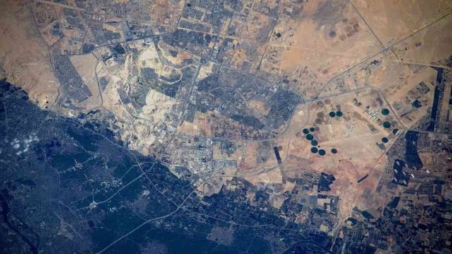 Viral οπτική ψευδαίσθηση από τη NASA: Μόνο το 5% τη λύνει! Εσύ μπορείς να εντοπίσεις τις πυραμίδες σε 11 δευτερόλεπτα (photo)