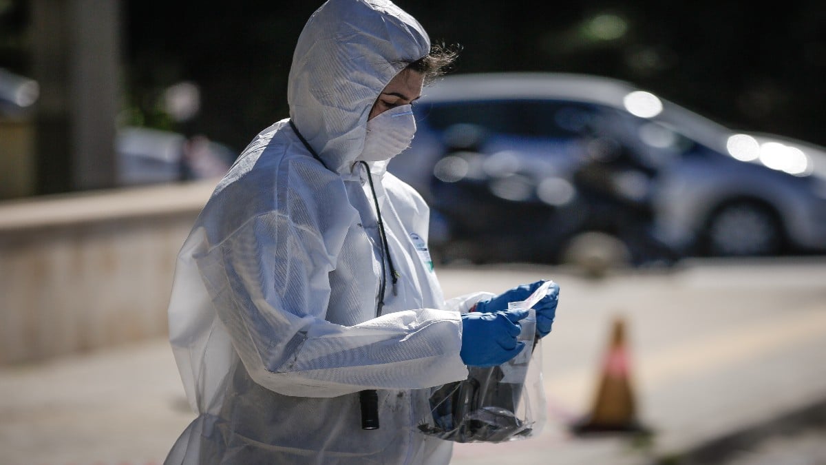 Συναγερμός στην Πανεπιστημίου για ύποπτη βαλίτσα – Στο σημείο η αστυνομία