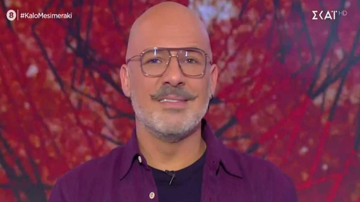 Ερωτεύτηκε ο Νίκος Μουτσινάς: Η ξανθιά καλλονή που του πήρε το μυαλό!