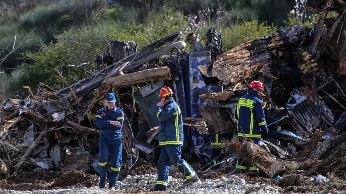 Τέμπη: Τα επτά μοιραία λάθη του σταθμάρχη Λάρισας – Πώς θα μπορούσε να αποφευχθεί η τραγωδία