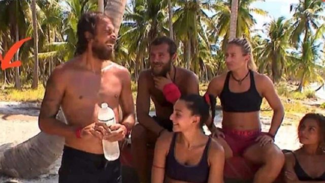 «Μυστήριο» με πλάνο στο Survivor – Ποιος περνάει πίσω από τους παίκτες; (ΒΙΝΤΕΟ)