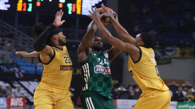 Basket league / ΑΕΚ – Παναθηναϊκός: Ο Φλιώνης δήλωσε παρών την κρίσιμη στιγμή και υπέγραψε τον θρίαμβο